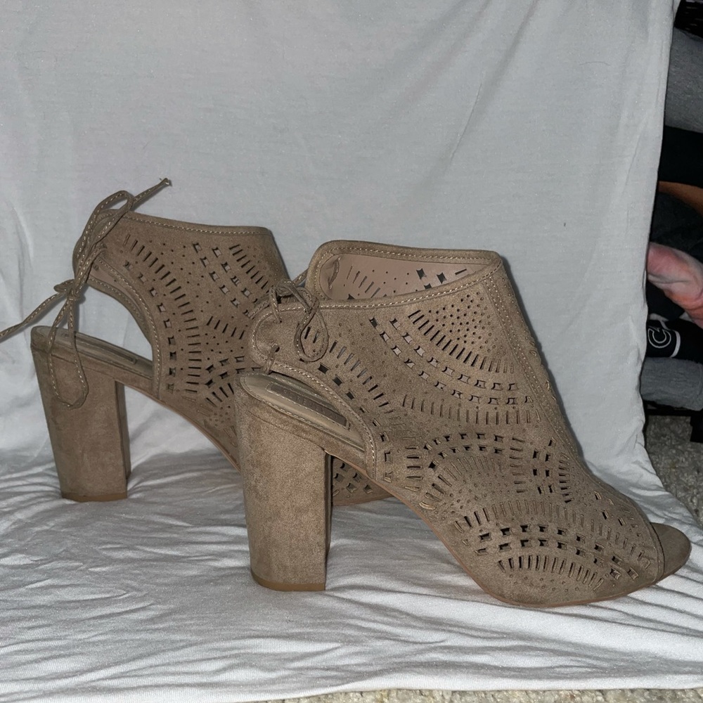 Laser cut out heel